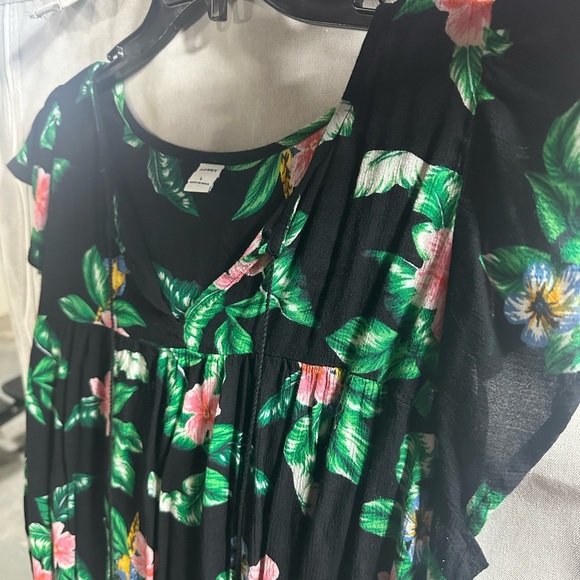 Old Navy Black Floral Ruffle Tassel Short Sleeve Blouse Size Large - Picture 2 of 4
